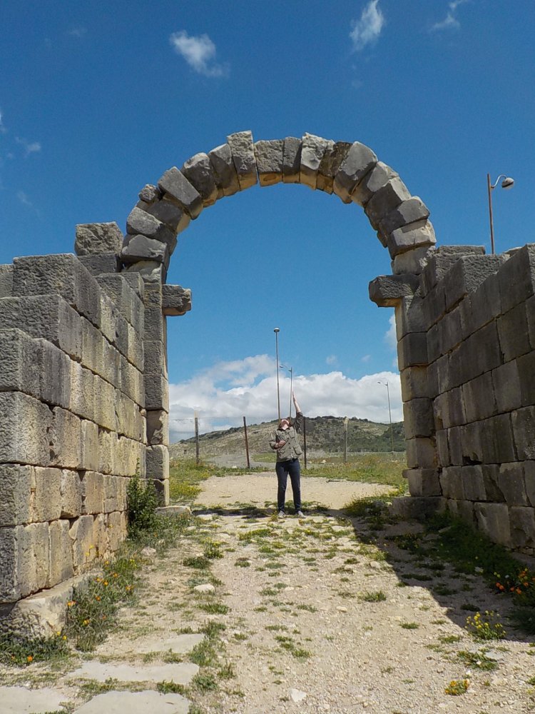 That keystone looks loose!