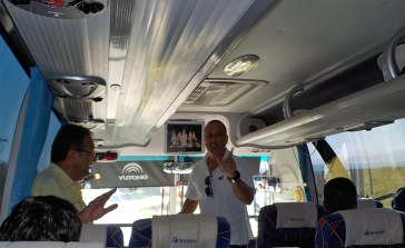 10-21-16-marlon-on-the-bus-karaoke-001